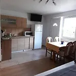 Lelle Lelke Apartmanhaz *