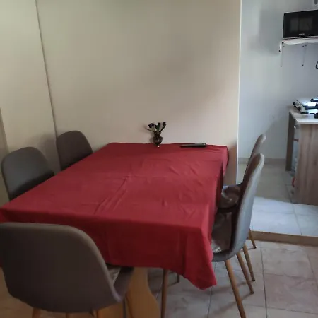 Daire Lelle Lelke Apartmanhaz *