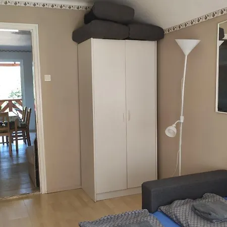 Lelle Lelke Apartmanhaz 公寓 *