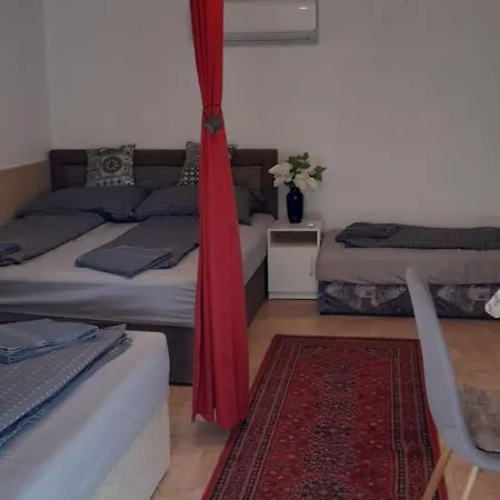 Lelle Lelke Apartmanhaz Апартаменты *