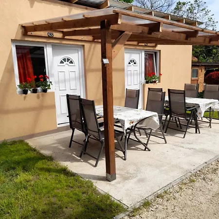 Apartment Lelle Lelke Apartmanhaz